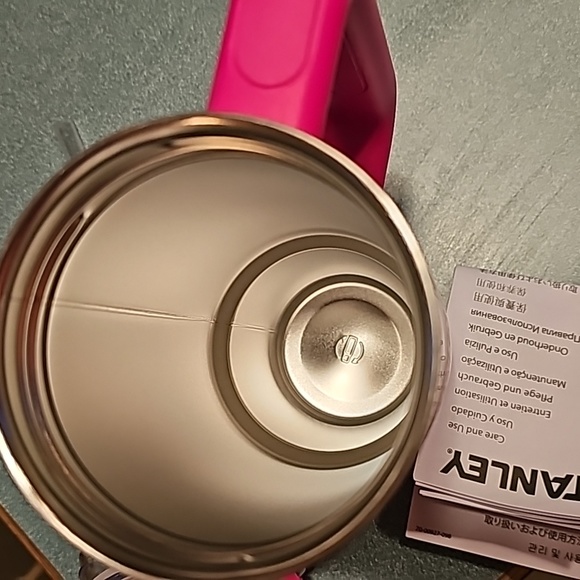 Camelia Gradient 30oz Stanley - Picture 4 of 4